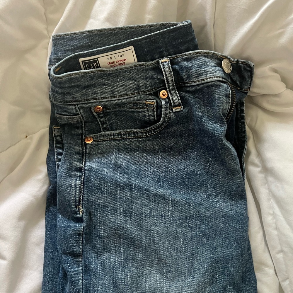 GAP TRUE SKINNY JEANS